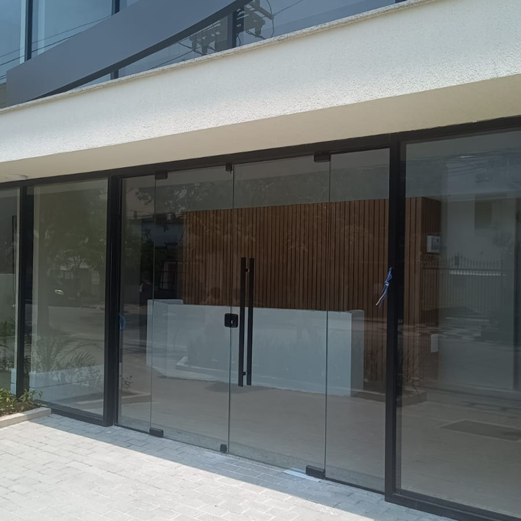 Portas e Fixos